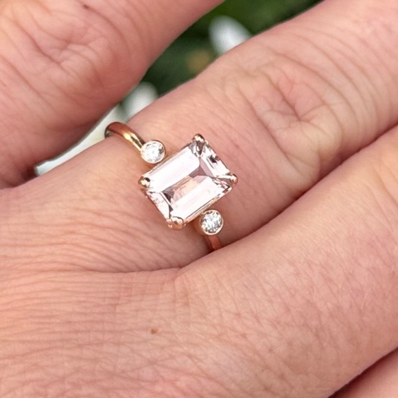 ✨💍Exquisite Morganite Emerald Cut and Diamond Princess Cut Rose Gold Ring 7 - Picture 5 of 9